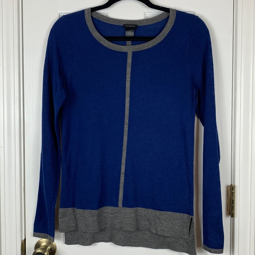 Ann Taylor blue long sleeved sweater with grey trim size small.